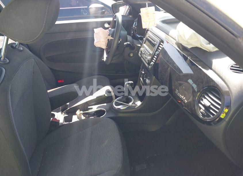 Photo 5 of 2014 Volkswagen Beetle 2.5L ENTRY (VIN 3VWFP7AT9EM601321)