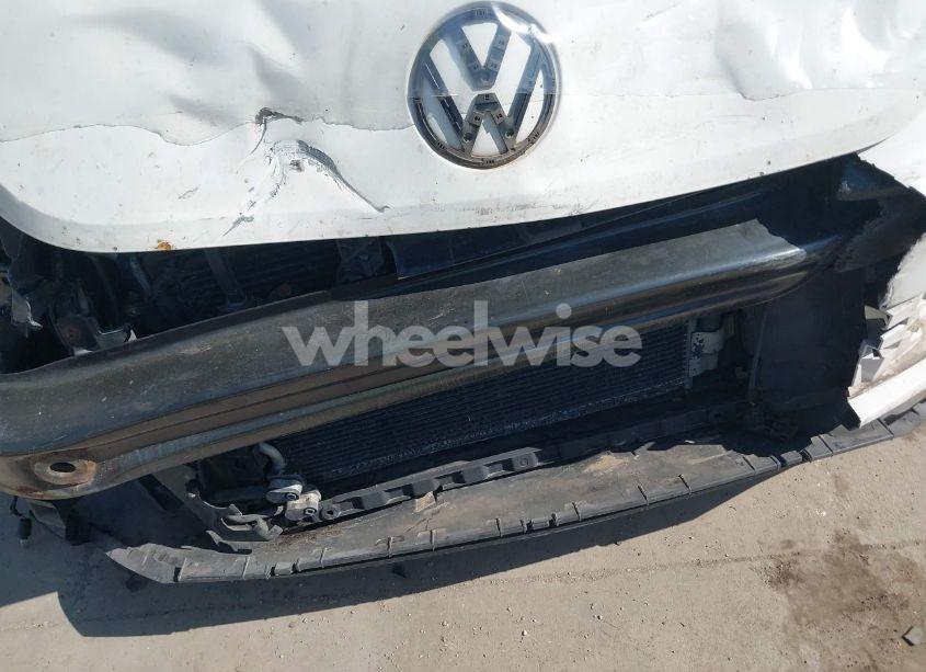 Photo 6 of 2014 Volkswagen Beetle 2.5L ENTRY (VIN 3VWFP7AT9EM601321)