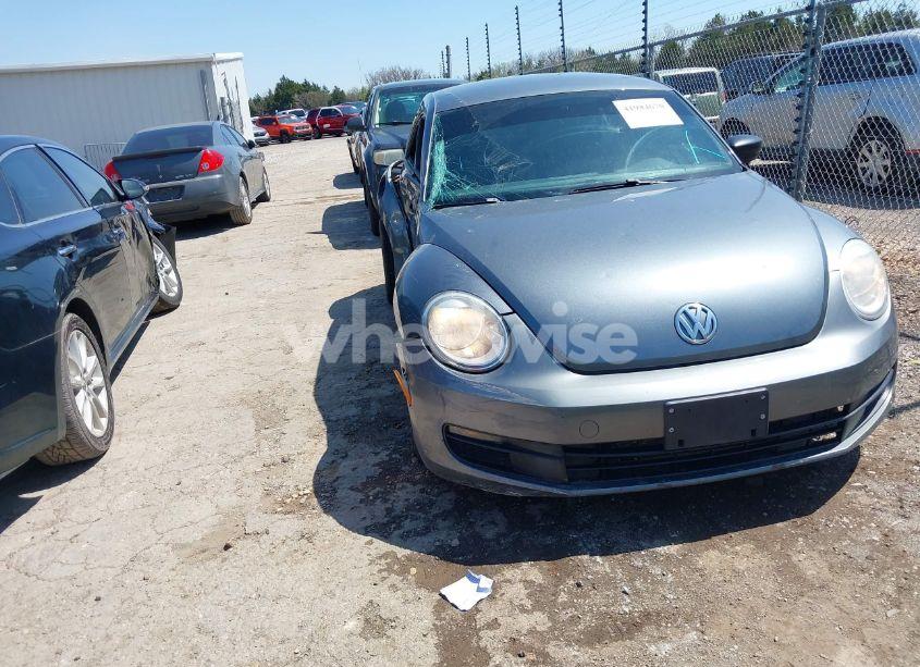 2013 Volkswagen Beetle 2.5L ENTRY (VIN 3VWFP7ATXDM626534) main photo