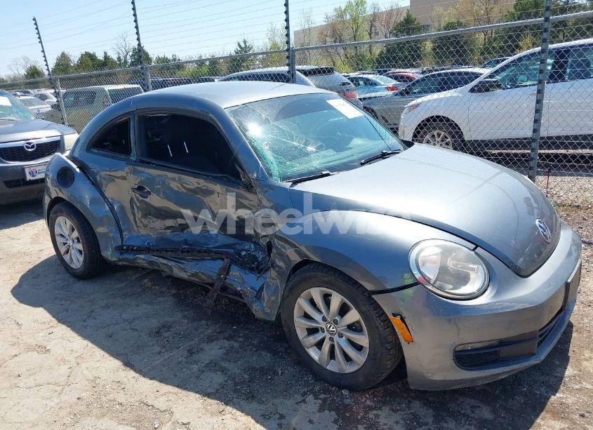 Photo 13 of 2013 Volkswagen Beetle 2.5L ENTRY (VIN 3VWFP7ATXDM626534)