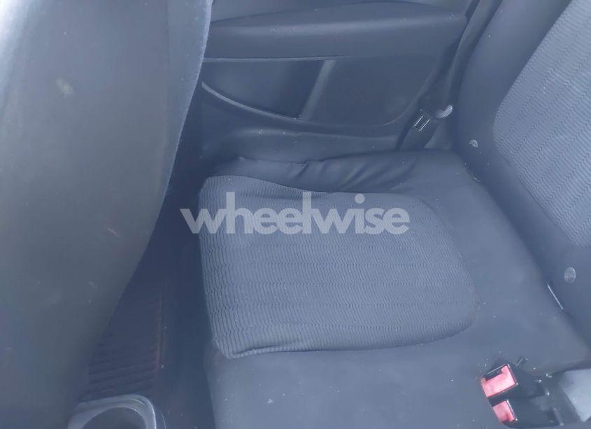 Photo 8 of 2013 Volkswagen Beetle 2.5L ENTRY (VIN 3VWFP7ATXDM626534)