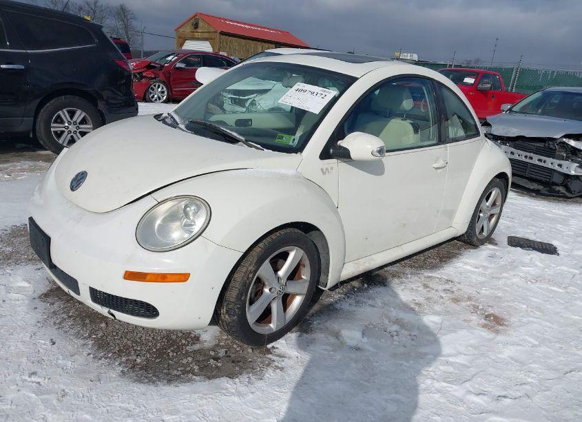 Photo 2 of 2008 Volkswagen New BEETLE COUPE BLACK TIE EDITION/TRIPLE WHITE (VIN 3VWFW31C18M521141)