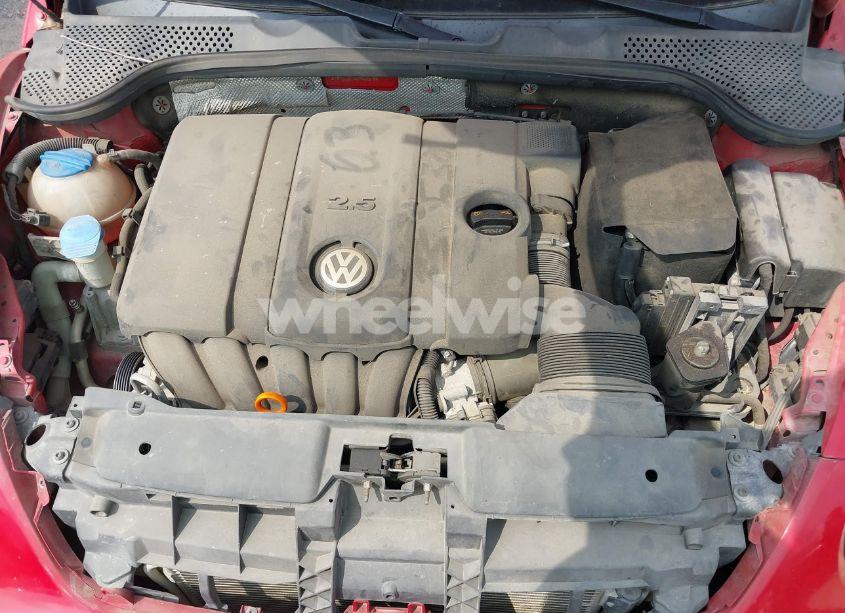 Photo 10 of 2013 Volkswagen Beetle 2.5L ENTRY (VIN 3VWFX7AT6DM603784)