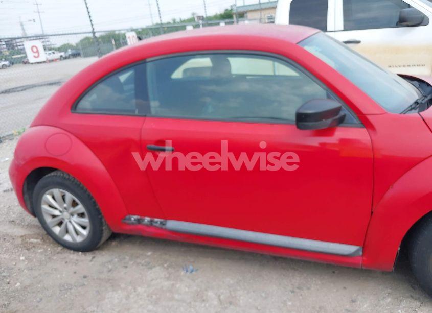 Photo 13 of 2013 Volkswagen Beetle 2.5L ENTRY (VIN 3VWFX7AT6DM603784)