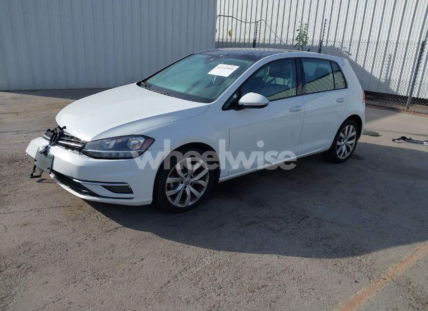 Photo 2 of 2019 Volkswagen Golf 1.4T S/1.4T SE (VIN 3VWG57AU0KM032812)