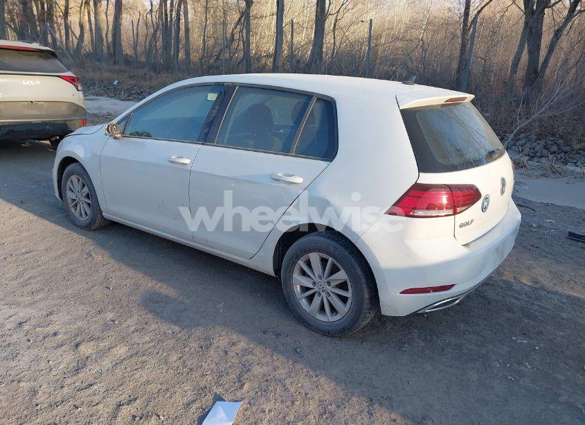 Photo 3 of 2019 Volkswagen Golf 1.4T S/1.4T SE (VIN 3VWG57AU1KM033676)