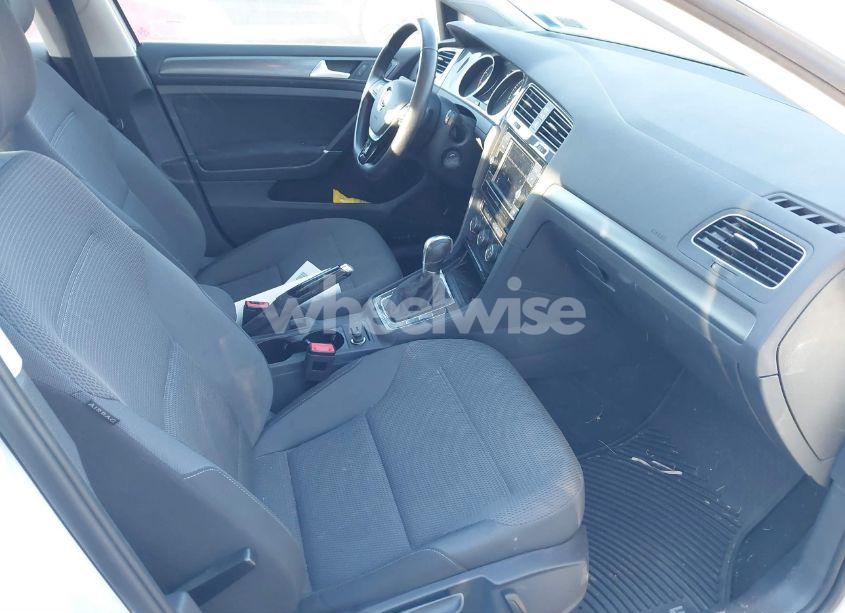 Photo 5 of 2019 Volkswagen Golf 1.4T S/1.4T SE (VIN 3VWG57AU1KM033676)