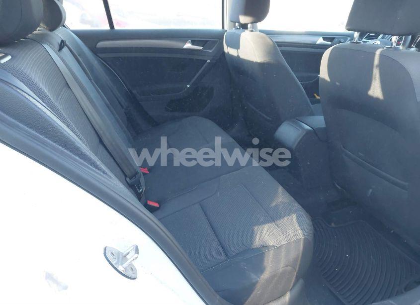 Photo 8 of 2019 Volkswagen Golf 1.4T S/1.4T SE (VIN 3VWG57AU1KM033676)