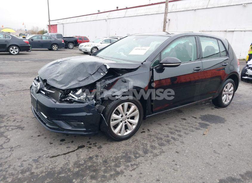Photo 2 of 2019 Volkswagen Golf 1.4T S/1.4T SE (VIN 3VWG57AU1KM034469)
