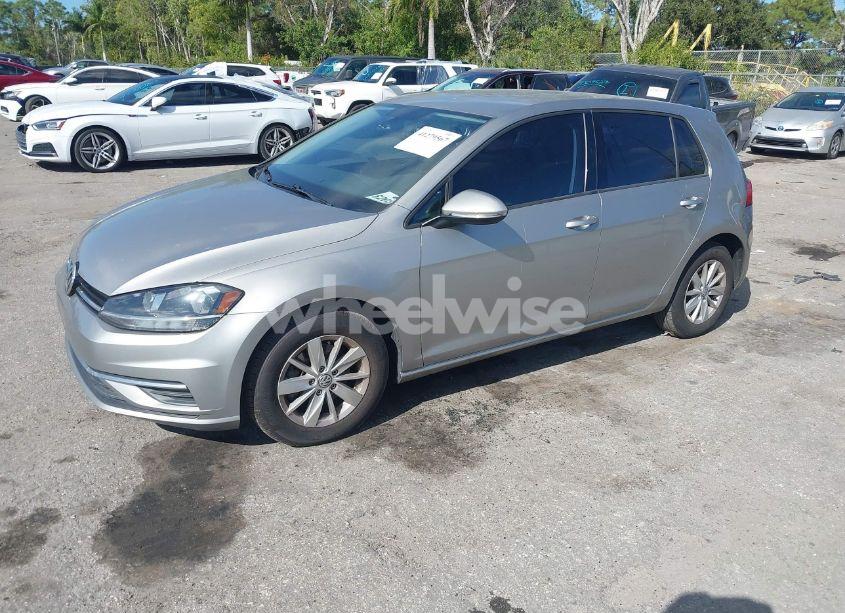 Photo 2 of 2019 Volkswagen Golf 1.4T S/1.4T SE (VIN 3VWG57AU1KM036674)