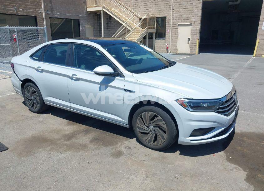 2019 Volkswagen Jetta SEL PREMIUM (VIN 3VWG57BU8KM040476) main photo