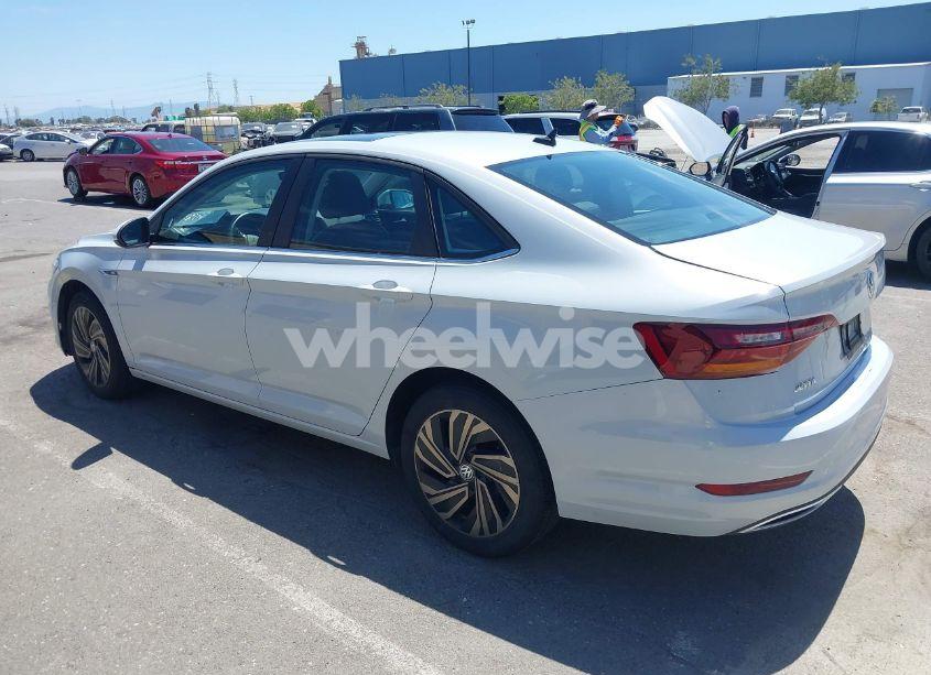 Photo 3 of 2019 Volkswagen Jetta SEL PREMIUM (VIN 3VWG57BU8KM040476)