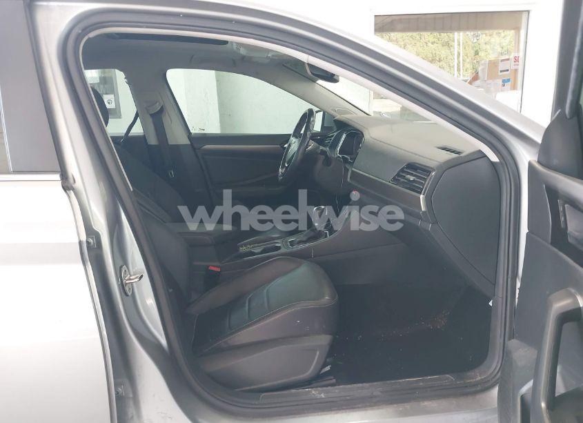 Photo 5 of 2019 Volkswagen Jetta 1.4T SEL PREMIUM (VIN 3VWG57BUXKM219442)