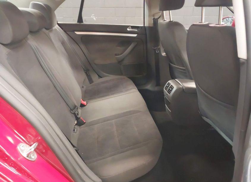 Photo 8 of 2007 Volkswagen Jetta (VIN 3VWGF71K97M013520)