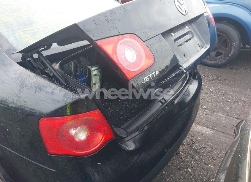 Photo 6 of 2007 Volkswagen Jetta (VIN 3VWGG71K67M125639)