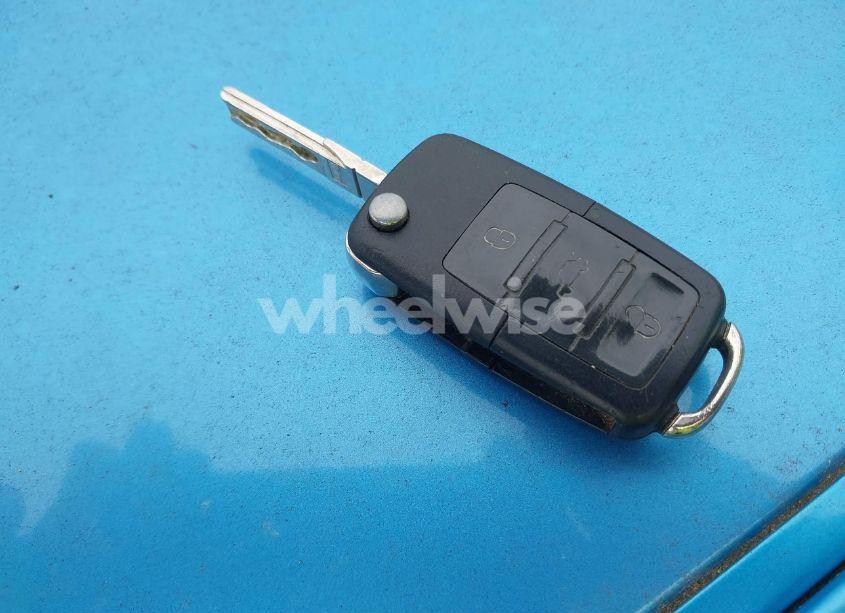 Photo 11 of 2004 Volkswagen New BEETLE COUPE (VIN 3VWGK31C74M421197)