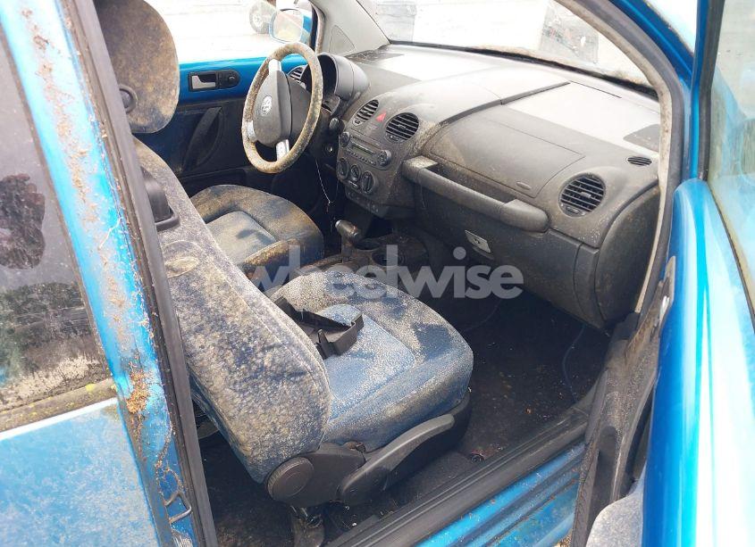 Photo 5 of 2004 Volkswagen New BEETLE COUPE (VIN 3VWGK31C74M421197)