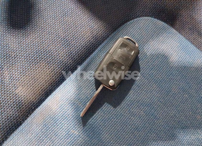 Photo 11 of 2004 Volkswagen New BEETLE COUPE (VIN 3VWGK31C94M422268)