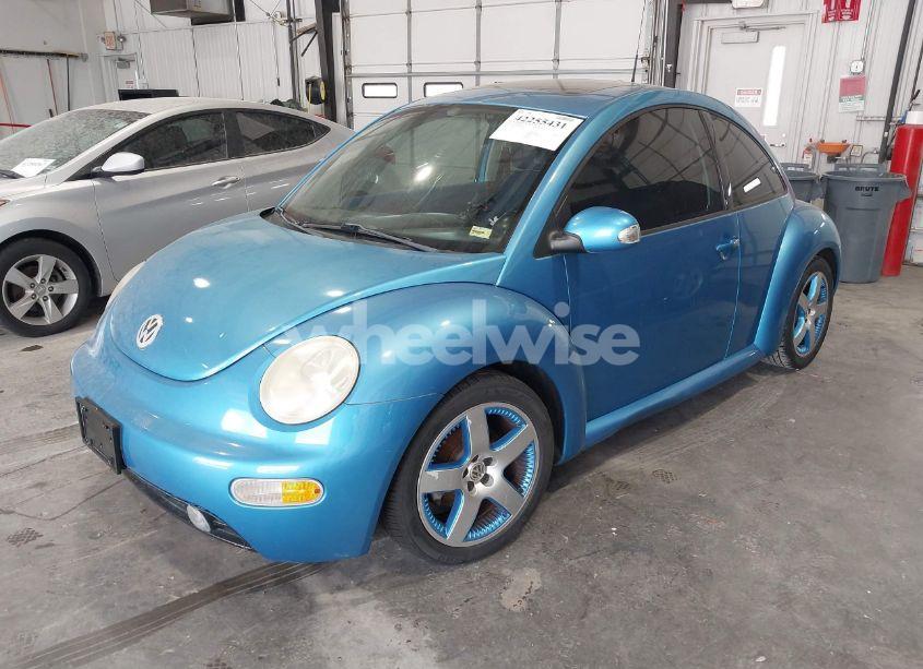 Photo 2 of 2004 Volkswagen New BEETLE COUPE (VIN 3VWGK31C94M422268)