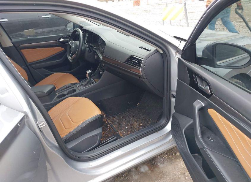 Photo 5 of 2022 Volkswagen Jetta 1.5T SEL (VIN 3VWGM7BU2NM025916)