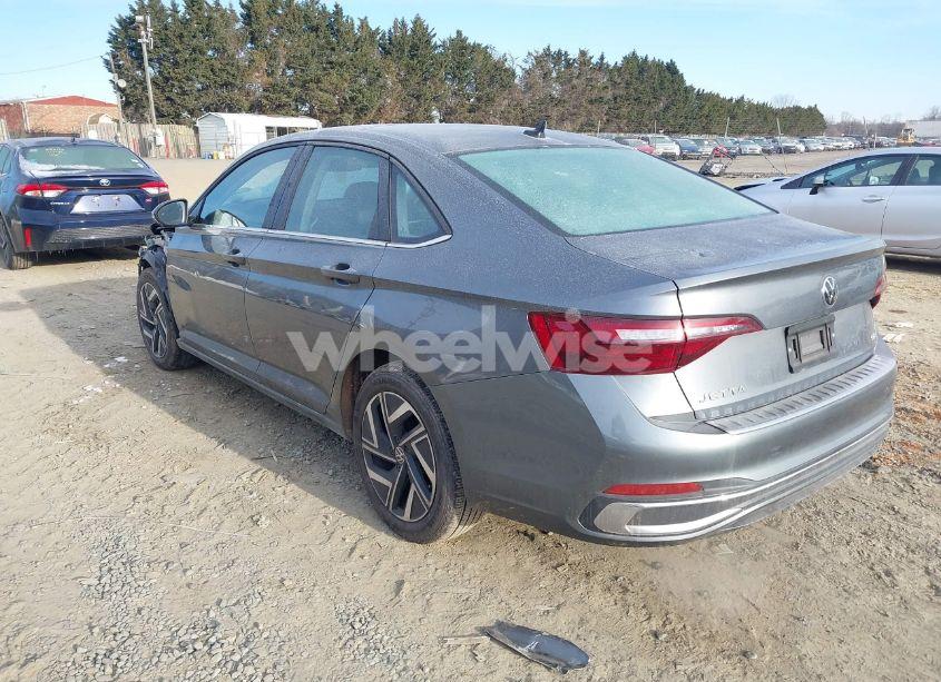 Photo 2 of 2024 Volkswagen Jetta 1.5T SEL (VIN 3VWGM7BU5RM061704)
