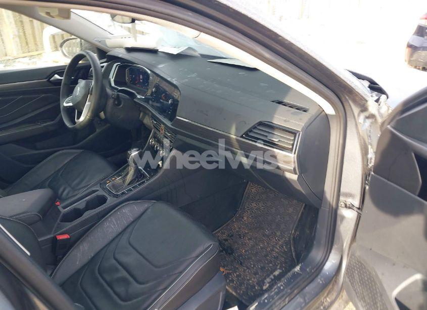 Photo 4 of 2024 Volkswagen Jetta 1.5T SEL (VIN 3VWGM7BU5RM061704)