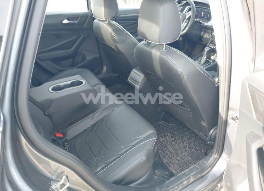 Photo 7 of 2024 Volkswagen Jetta 1.5T SEL (VIN 3VWGM7BU5RM061704)