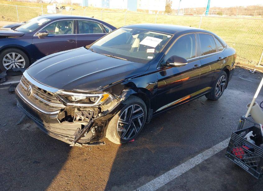 Photo 2 of 2022 Volkswagen Jetta 1.5T SEL (VIN 3VWGM7BUXNM002125)