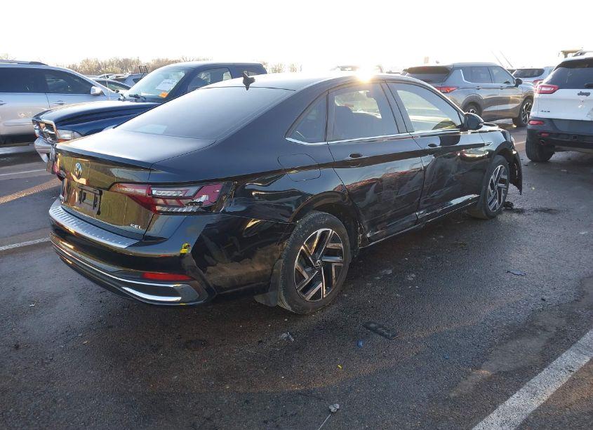 Photo 4 of 2022 Volkswagen Jetta 1.5T SEL (VIN 3VWGM7BUXNM002125)