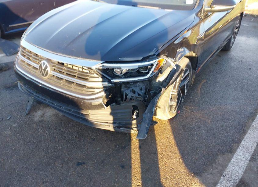 Photo 6 of 2022 Volkswagen Jetta 1.5T SEL (VIN 3VWGM7BUXNM002125)