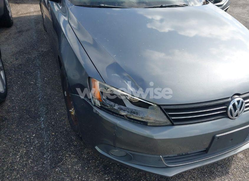 Photo 14 of 2012 Volkswagen Jetta 2.5L SEL (VIN 3VWGP7AJ0CM310352)