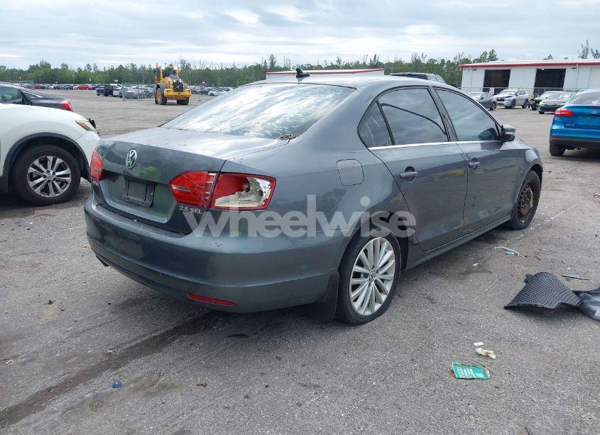 Photo 4 of 2012 Volkswagen Jetta 2.5L SEL (VIN 3VWGP7AJ0CM310352)