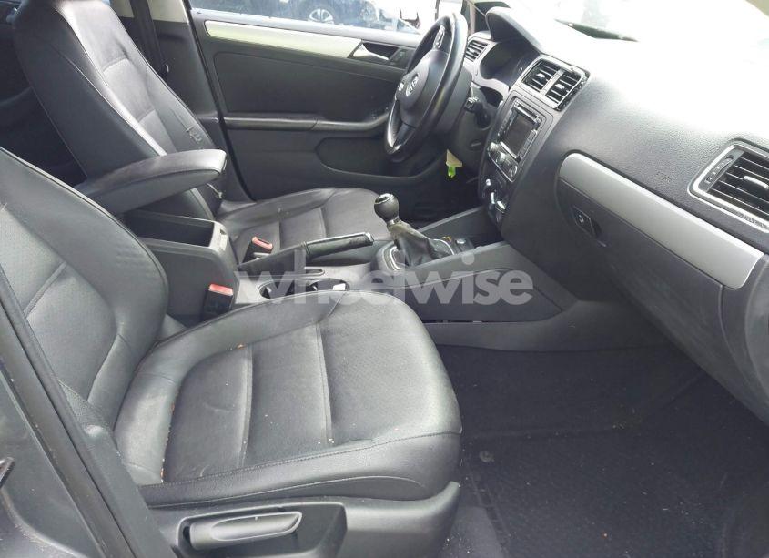 Photo 5 of 2012 Volkswagen Jetta 2.5L SEL (VIN 3VWGP7AJ0CM310352)