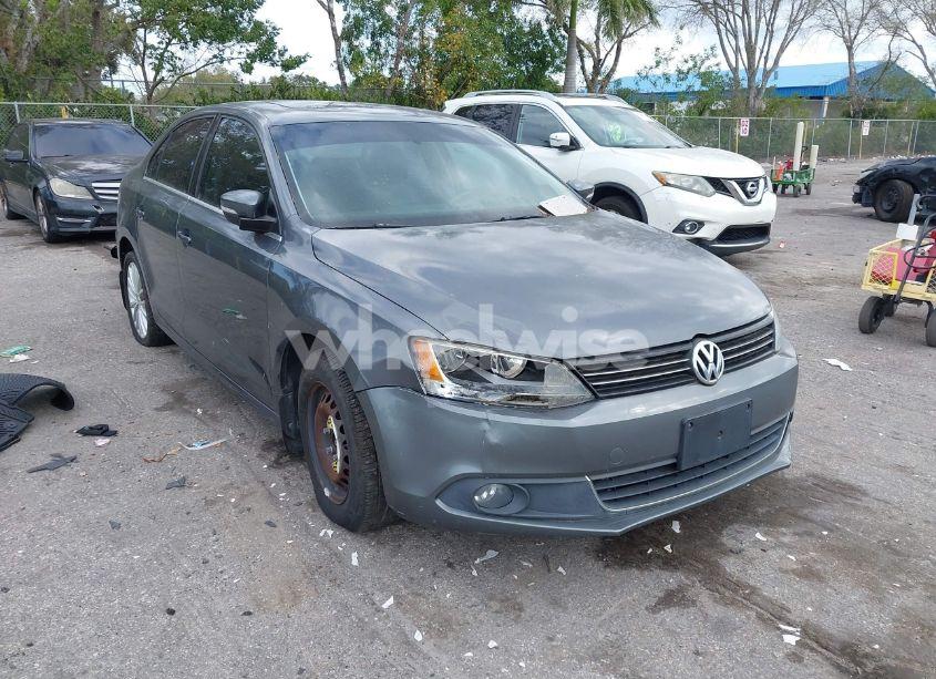 Photo 6 of 2012 Volkswagen Jetta 2.5L SEL (VIN 3VWGP7AJ0CM310352)