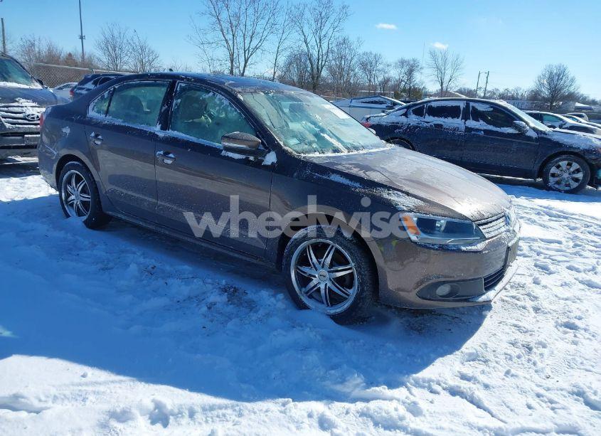 2011 Volkswagen Jetta 2.5L SEL (VIN 3VWGX7AJ1BM325988) main photo