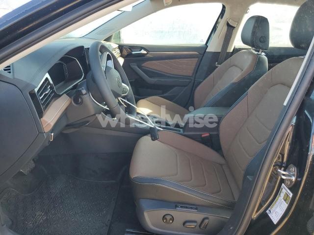Photo 3 of 2025 VOLKSWAGEN JETTA SEL (VIN 3VWGX7BU0SM065091)
