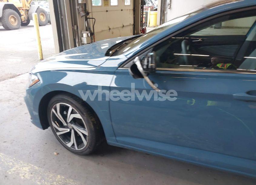 Photo 19 of 2025 Volkswagen Jetta 1.5T SEL (VIN 3VWGX7BU5SM016453)