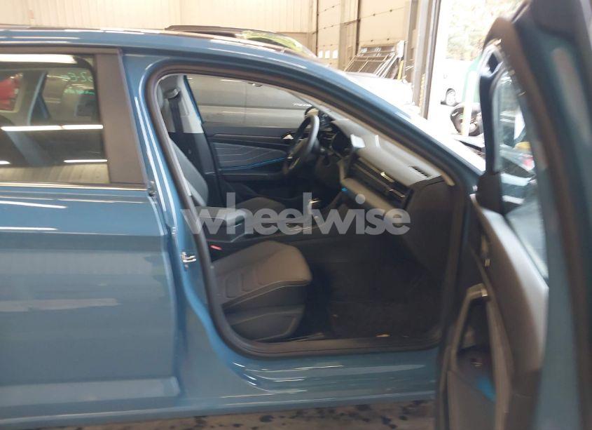 Photo 5 of 2025 Volkswagen Jetta 1.5T SEL (VIN 3VWGX7BU5SM016453)