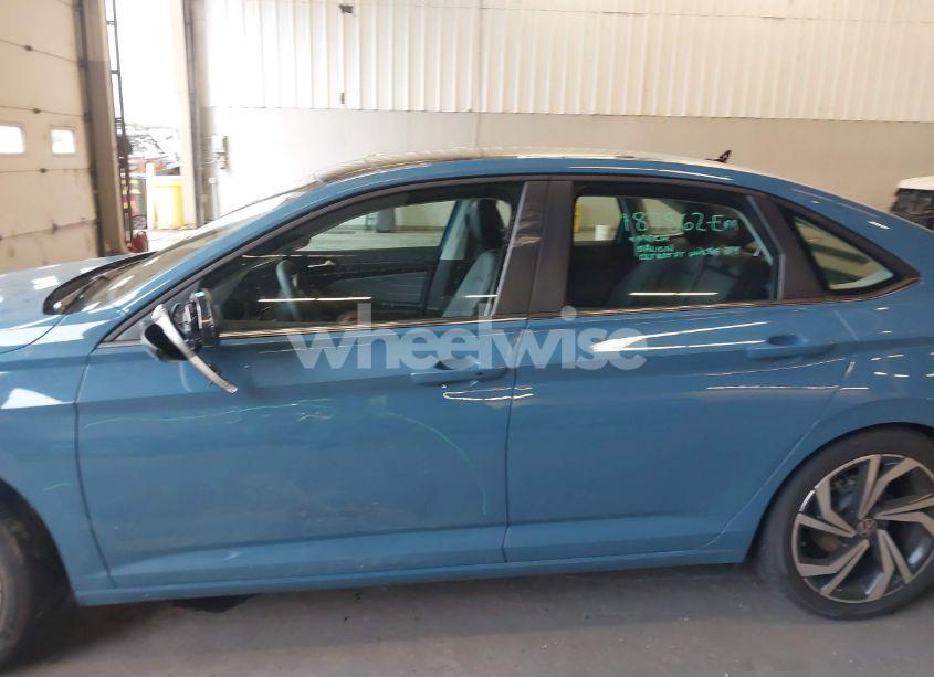 Photo 6 of 2025 Volkswagen Jetta 1.5T SEL (VIN 3VWGX7BU5SM016453)