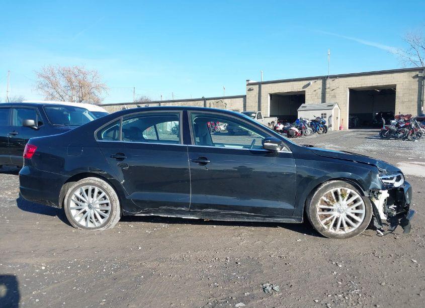 Photo 13 of 2011 Volkswagen Jetta 2.5L SEL (VIN 3VWGZ7AJ1BM318033)