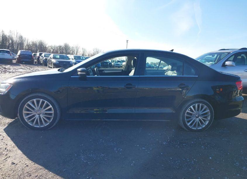 Photo 14 of 2011 Volkswagen Jetta 2.5L SEL (VIN 3VWGZ7AJ1BM318033)