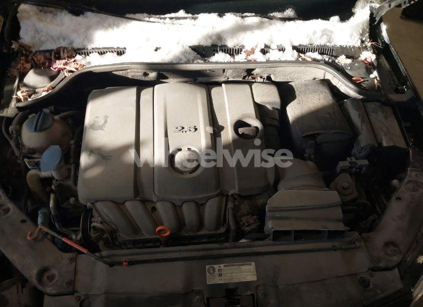 Photo 10 of 2011 Volkswagen Jetta 2.5L SEL (VIN 3VWGZ7AJ6BM350749)