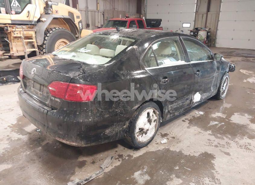 Photo 4 of 2011 Volkswagen Jetta 2.5L SEL (VIN 3VWGZ7AJ6BM350749)