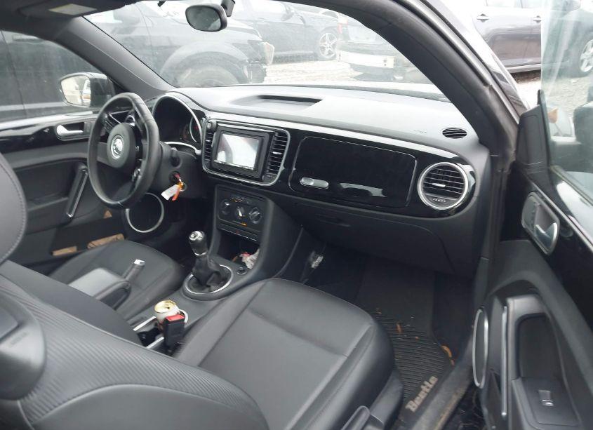 Photo 5 of 2015 Volkswagen Beetle 1.8T (VIN 3VWH17ATXFM633190)