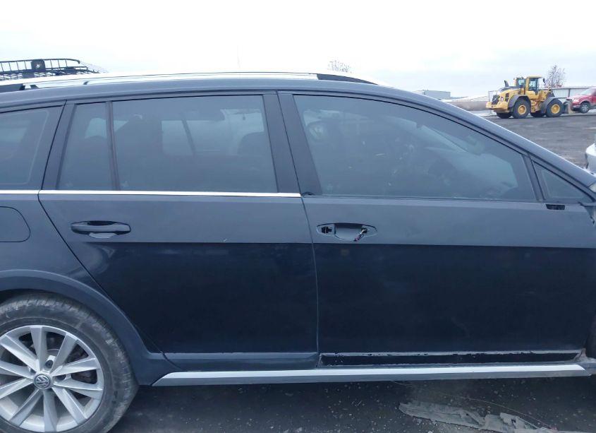 Photo 14 of 2017 Volkswagen Golf ALLTRACK TSI S/TSI SE/TSI SEL (VIN 3VWH17AU0HM543042)