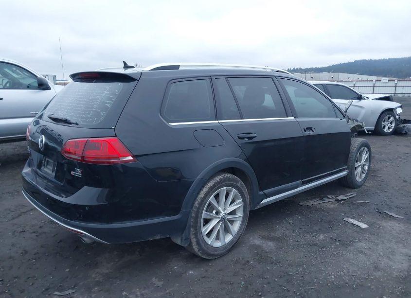 Photo 4 of 2017 Volkswagen Golf ALLTRACK TSI S/TSI SE/TSI SEL (VIN 3VWH17AU0HM543042)