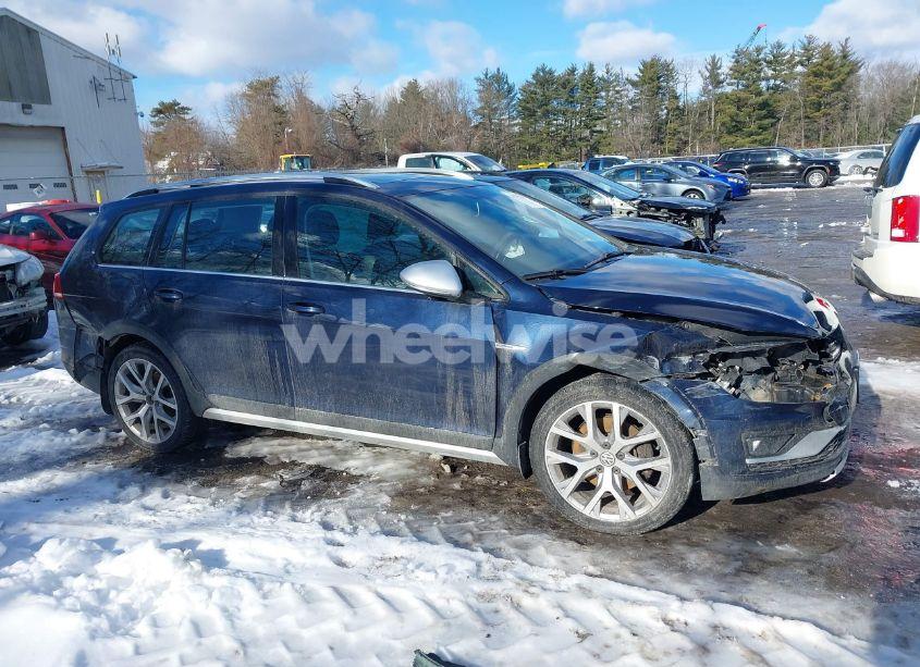 Photo 13 of 2017 Volkswagen Golf ALLTRACK TSI S/TSI SE/TSI SEL (VIN 3VWH17AU1HM511135)