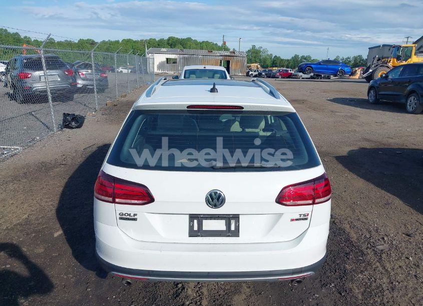 Photo 17 of 2018 Volkswagen Golf ALLTRACK TSI S/TSI SE/TSI SEL (VIN 3VWH17AU1JM754093)