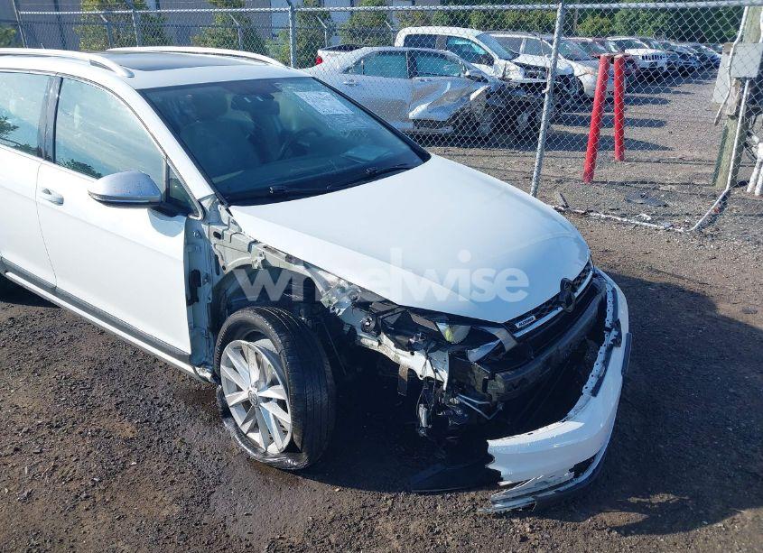 Photo 6 of 2018 Volkswagen Golf ALLTRACK TSI S/TSI SE/TSI SEL (VIN 3VWH17AU1JM754093)