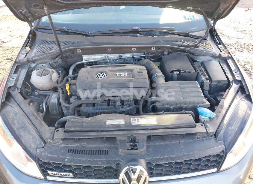 Photo 10 of 2017 Volkswagen Golf ALLTRACK TSI S/TSI SE/TSI SEL (VIN 3VWH17AU3HM514845)